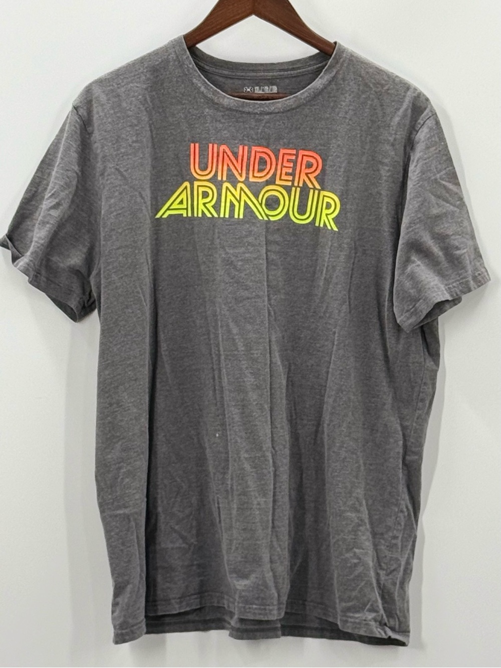 428 Under Armour XL Men’s Gray Logo Graphic T-Shirt - Neon Accent